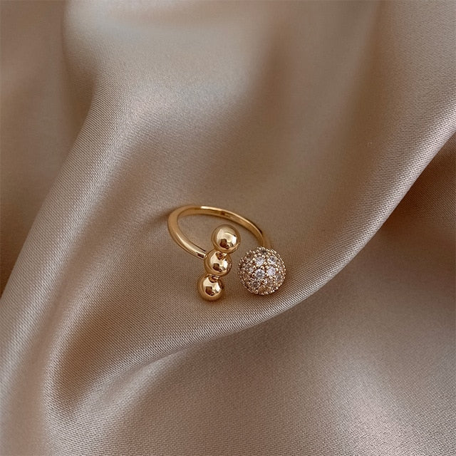 Sophisticated Gold Ring