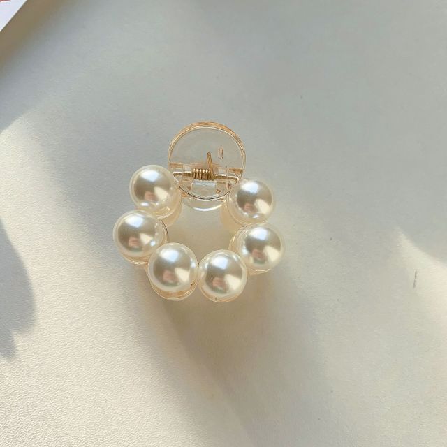 Fancy Mini Round Pearl Claw Hair Clip